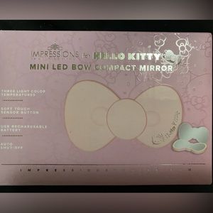Impressions vanity, Hello Kitty, mini LED bow, compact mirror